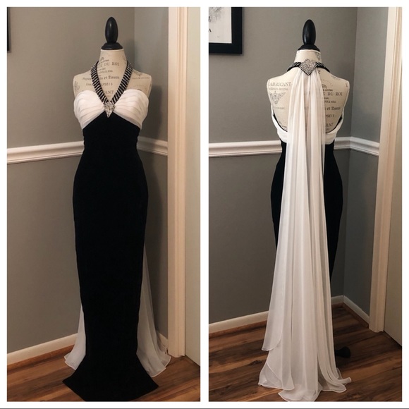 Sherri Hill Dresses & Skirts - ♠️SHERRI•HILL•COUTURE•JEWELED•GOWN🌹